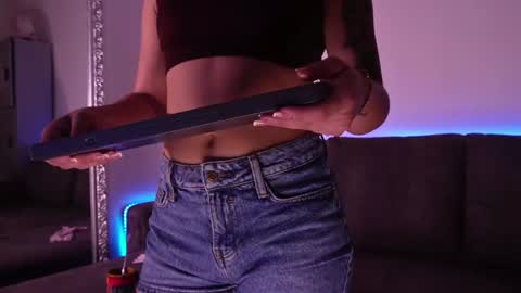 Isabela online show from July 7, 11:46 am