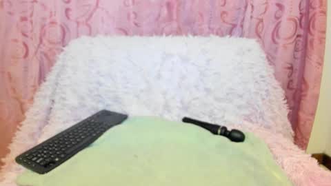 Snapshot of isabela_gonzalez_ chatting on October 6, 4:29 am ISA online show from October 6, 4:29 am