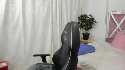 ISABELA  online show from November 10, 11:49 am