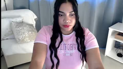 isabelateran online show from January 14, 6:35 pm