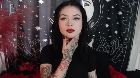 Snapshot of isabella__dark chatting on February 5, 8:25 pm online show from February 5, 8:25 pm