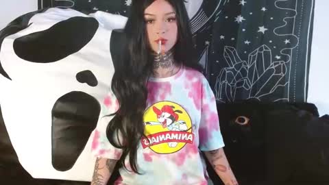 Snapshot of isabella__dark chatting on October 20, 9:29 pm online show from October 20, 9:29 pm