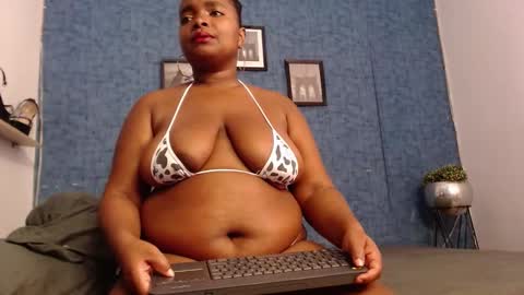 ISABELLA online show from November 8, 11:59 am