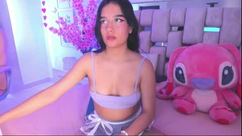 isabella_castillo_ online show from March 10, 9:08 pm