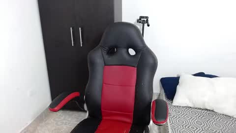  estefania online show from December 9, 11:15 am