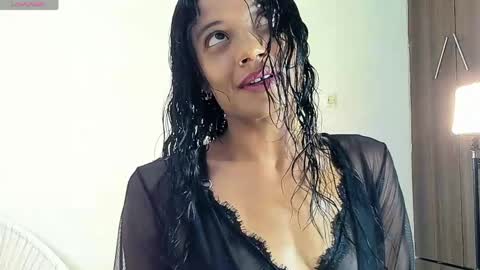 Isabella online show from May 9, 12:01 am