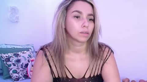 isabellaa_smith03 online show from July 26, 6:21 am