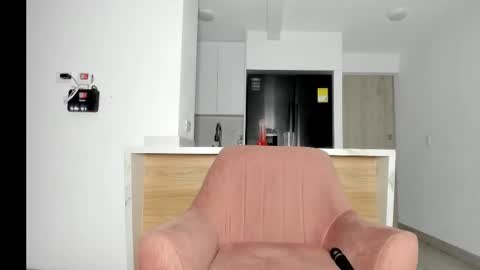 ISABEL online show from November 15, 8:48 am