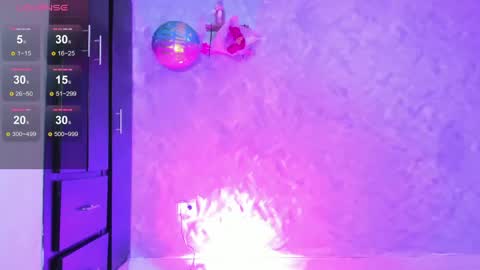 Instagram soybella01  online show from May 5, 7:50 pm