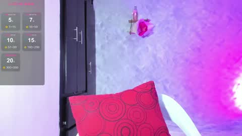 Instagram soybella01  online show from July 12, 7:25 pm