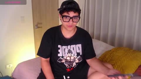 Isabella Mout  online show from March 13, 12:23 am