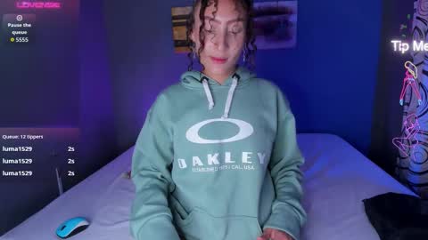 Isabella online show from November 5, 10:15 pm