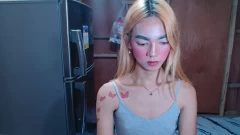 isabellatx online show from April 28, 4:33 pm