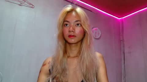 isabellatx online show from May 6, 10:58 pm