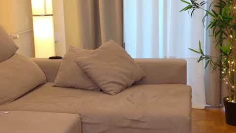 isabellauribe online show from July 17, 1:48 pm