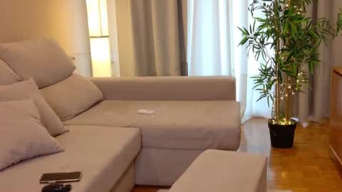 isabellauribe online show from July 11, 11:54 am