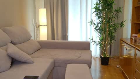 isabellauribe online show from April 30, 11:04 am