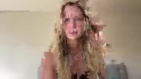 isabellesings online show from March 29, 11:15 pm