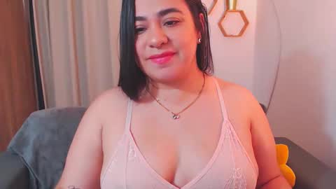 Isa online show from February 10, 6:00 pm