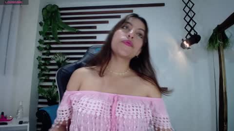 Snapshot of isamoon_ chatting on January 27, 12:48 pm Isa online show from January 27, 12:48 pm