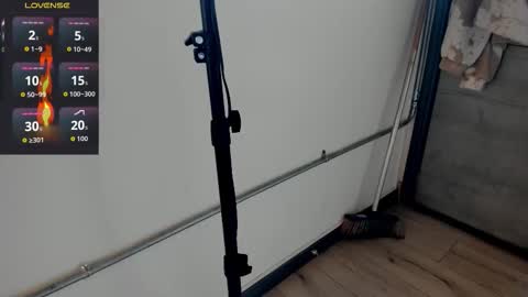 I S A  S AN D E R S  online show from October 18, 7:37 pm