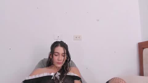 ishabellalopez online show from February 13, 5:31 am