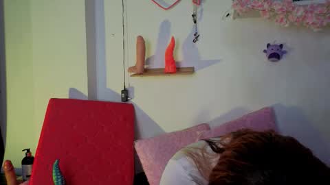 Snapshot of isisjones18 chatting on October 20, 10:18 am Isisjones18 online show from October 20, 10:18 am