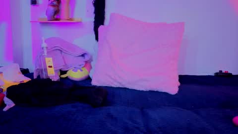 Isisjones18 online show from November 29, 8:02 pm