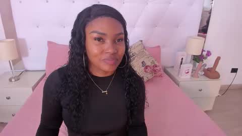 Snapshot of isla_scott chatting on October 12, 11:23 am Vanessa online show from October 12, 11:23 am
