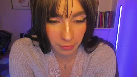 INSTAGRAM issabella18   TWITTER issa latin online show from May 2, 6:17 am