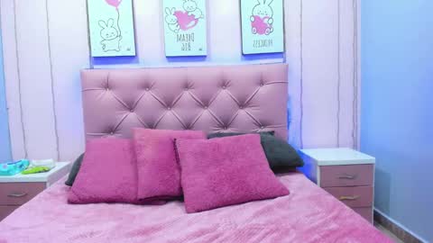 Snapshot of issaa_tyler chatting on October 7, 3:00 am Issa online show from October 7, 3:00 am