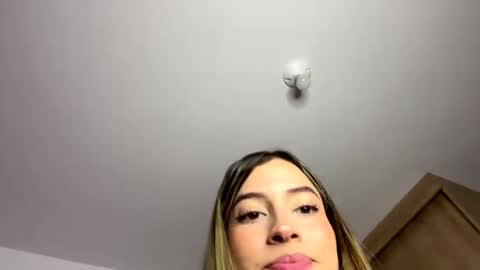 Snapshot of issabela_g1 chatting on September 17, 12:08 am issabela_g1 online show from September 17, 12:08 am
