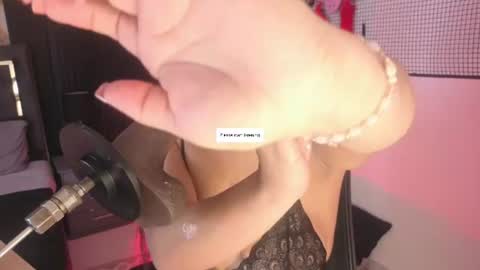 Issafoxx online show from July 26, 1:41 pm