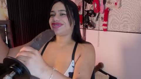 Issafoxx online show from July 5, 12:22 pm