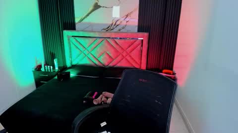 Issafoxx online show from November 1, 3:38 pm