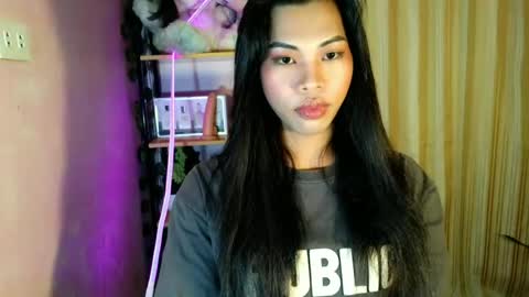its_chloe20 online show from June 18, 12:43 pm