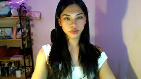its_chloe20 online show from July 20, 1:24 pm