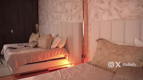     online show from November 27, 4:21 pm