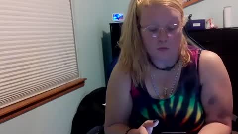Itsglitchh222 online show from September 22, 6:01 am