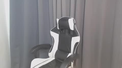 QUEEN online show from October 10, 3:00 am