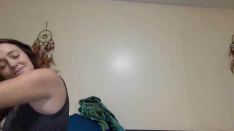 ittyybittyy online show from January 8, 12:25 am