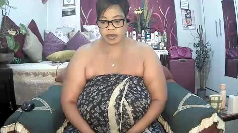 itumeleng74 online show from March 3, 4:54 am