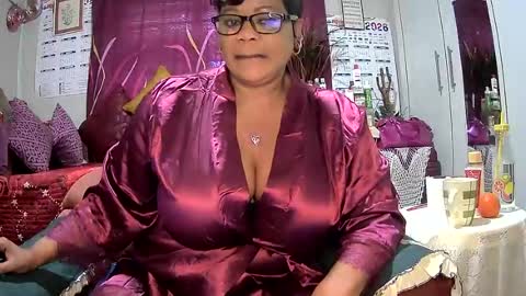 itumeleng74 online show from July 18, 5:44 am
