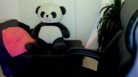 Snapshot of ivanna_essis chatting on October 10, 3:55 am ivanna_essis online show from October 10, 3:55 am
