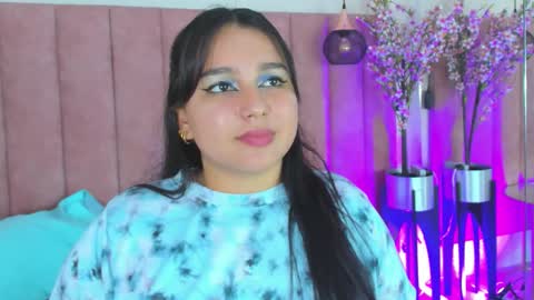 Snapshot of ivannaavega chatting on October 18, 5:32 am Ivanna online show from October 18, 5:32 am