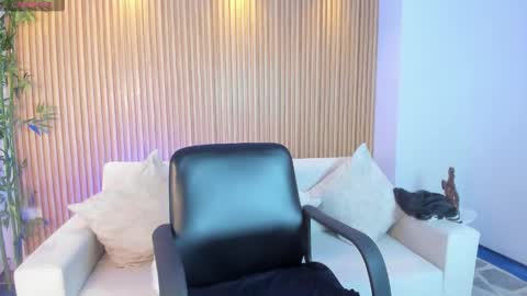 Snapshot of ivannafoxx_ chatting on October 20, 12:52 pm ivanna online show from October 20, 12:52 pm