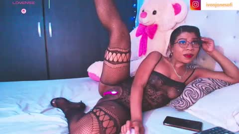  Ivon  Miss Jones  online show from December 5, 3:17 am