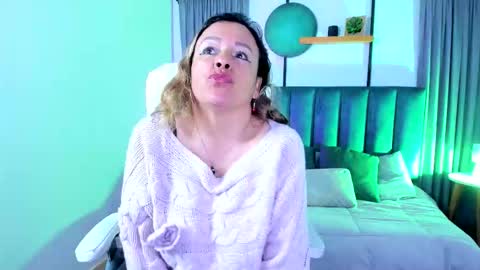 Ivonne online show from February 4, 1:14 pm