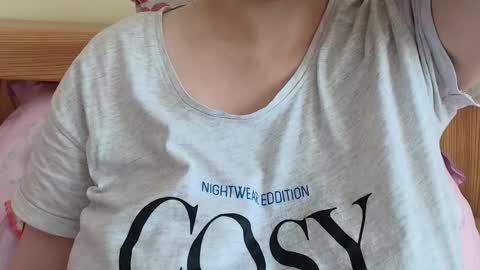 Snapshot of ivoryorchid chatting on October 15, 10:18 am Ivory online show from October 15, 10:18 am