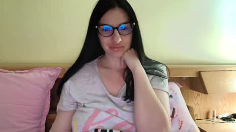 Snapshot of ivoryorchid chatting on December 5, 3:50 pm Ivory online show from December 5, 3:50 pm